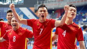 Nguyễn Anh Duy ăn mừng bàn thắng mở điểm cho đội tuyển futsal Việt Nam