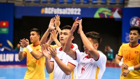 Đội tuyển futsal Việt Nam thua Nhật Bản 0-2 và gặp Iran ở tứ kết