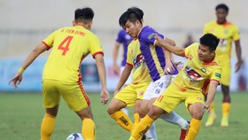 Hà Nội FC bị chủ nhà Thanh Hóa chia điểm. ẢNH: MINH HOÀNG