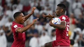 Mohammed Muntari trở thành cầu thủ Qatar đầu tiên ghi bàn ở World Cup
