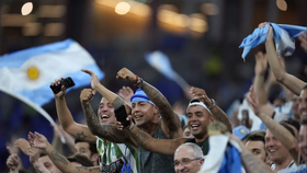 Niềm vui của người hâm mộ Argentina ở châu Á