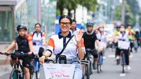 Diễu hành xe cổ chào mừng Ngày Di sản Văn hoá Việt Nam lần thứ 17