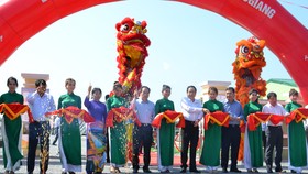 Khánh thành nhà máy điện mặt trời đầu tiên tại Hậu Giang