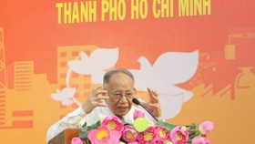 Hơn 6.000 cán bộ, đảng viên Bình Chánh nghe GS Hoàng Chí Bảo nói chuyện về Bác Hồ