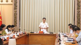 Buổi giám sát do Phó Chủ tịch HĐND TPHCM Nguyễn Văn Dũng chủ trì. Ảnh: MAI HOA