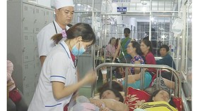 Nhiều người phải nhập viện sau khi ăn cưới tại Đắk Lắk