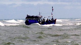 Tàu cá  ngư dân đánh bắt gặp nạn giữa biển (ảnh minh họa)​