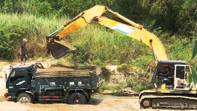 Xã “bật đèn xanh” cho doanh nghiệp khai thác cát sông La Tinh