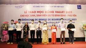 Học bổng Vallet trao gần 1,3 tỷ đồng cho học sinh, sinh viên ưu tú ở Bình Định, Phú Yên