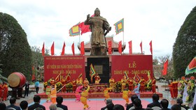 Hàng chục ngàn người đến Bảo tàng vua Quang Trung tri ân chiến thắng Ngọc Hồi - Đống Đa