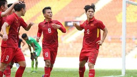 U23 Việt Nam - U23 Myanmar 4-0: Quang Hải lập 2 siêu phẩm, Công Phượng xuất sắc nhất trận 