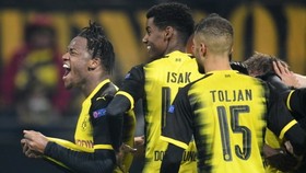 Borussia Dortmund - Atalanta 3-2: Batshuayi sắm vai người hùng