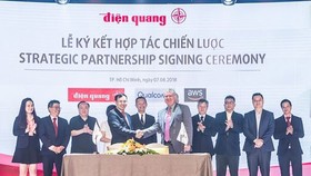 Điện Quang cũng ký kết thỏa thuận hợp tác chiến lược cùng Tập đoàn Qualcomm và Amazon Web Services
