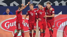 Schalke 04 - Bayern Munich 0-2: Rodriguez mở màn, Lewandowski ấn định chiến thắng thứ 4