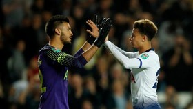 Tottenham Hotspur - Watford 2-2 (luân lưu 4-2): Thủ môn Gazzaniga giúp Hotspur thắng nghẹt thở
