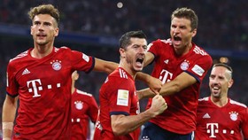 Wolfsburg - Bayern Munich 1-3: Lewandowski và Rodriguez thi tài