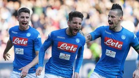 Napoli - Empoli 5-1: Mertens lập hattrick, Insigne, Milik cũng kịp ghi bàn