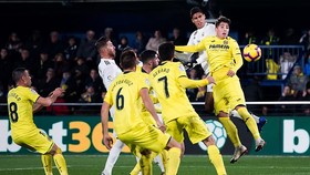 Villarreal - Real Madrid 2-2: Benzema, Varane ghi bàn, Cazorla gỡ hòa