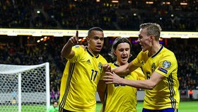 Thụy Điển - Romania 2-1: Robin Quaison, Viktor Claesson lập công