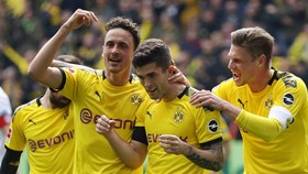 Dortmund - Dussedorf 3-2: Pulisic, Delaney, Gotze thắp lại hy vọng vô địch Bundesliga
