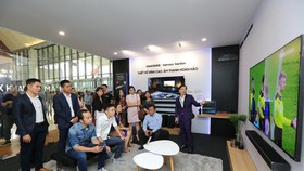 Samsung ra mắt tivi QLED 8K tại Việt Nam
