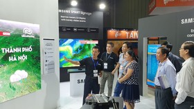 Samsung trình diễn công nghệ màn hình hiển thị toàn diện