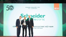 Schneider Electric Việt Nam được vinh danh “Tốp 50 Doanh nghiệp Phát triển bền vững 2022”