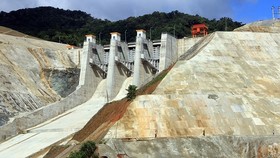 Thủy điện Sông Bung 2 tích nước trở lại sau sự cố bục vỡ cửa van