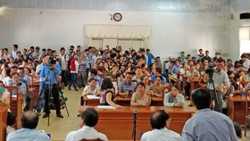 Chủ tịch UBND tỉnh Quảng Nam đối thoại với dân về đất dự án 