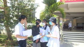 Quảng Nam cách ly 23 học sinh thi tốt nghiệp THPT cùng phòng với con bệnh nhân 964