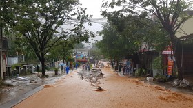 Hàng chục người bị sạt lở núi vùi lấp tại Quảng Nam