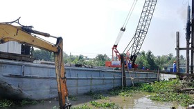Khởi công xây dựng hệ thống cống ngăn mặn ở sông Tiền