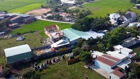 Đang tháo dỡ công trình xây dựng trái phép tại Tịnh thất Bồng Lai 