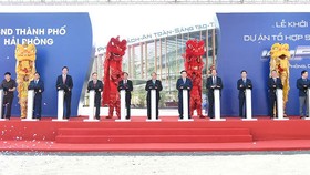 Thủ tướng Nguyễn Xuân Phúc tham dự lễ khởi công tổ hợp sản xuất ô tô - xe máy tại Hải Phòng