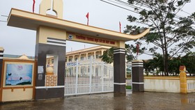 Trường THCS Duy Ninh nơi cháu N. bị cô T. bắt chịu phạt 231 cái tát.