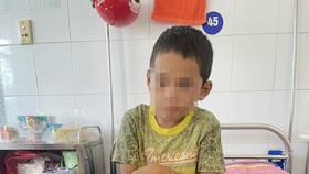 Cháu T. bi bỏng đang điều trị tại bệnh viện