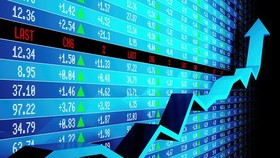 Cổ phiếu vua tiếp tục đứng ngoài ‘cuộc chơi’ khi VN Index lập đỉnh mới