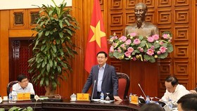 Phó Thủ tướng Vương Đình Huệ chủ trì cuộc họp về cổ phần hóa DNNN của TPHCM. Nguồn: TIENPHONG.VN