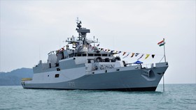 Hai tàu hải quân Ấn Độ ghé thăm TPHCM  