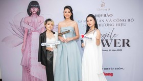 Đào Thị Hà cùng nhiều người đẹp tham dự ra mắt dự án thời trang “Fragile Flower”