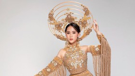 Cùng NTK Việt Hùng, Vũ Huyền Diệu mang nét đẹp làng nghề Việt đến quốc tế