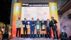 Các nghệ sĩ trẻ nhận chứng nhận có các ca khúc lọt Top 10 BXH Billboard Vietnam Top Vietnamese Songs