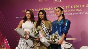 Trước thềm chung kết Hoa hậu Hoàn vũ Việt Nam 2022, Harnaaz Sandhu, Catriona Gray và Natalie Glebova nói về Top 41