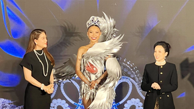 Á hậu Thạch Thu Thảo cùng bộ trang phục “Fauna” lên đường dự Hoa hậu Trái đất 2022