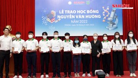 33 sinh viên ngành y nhận học bổng Nguyễn Văn Hưởng đợt xét mới
