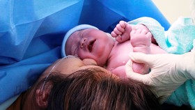 Những "thiên thần nhỏ" chào đời vào thời khắc giao thừa tại Bệnh viện Phụ sản TP Cần Thơ