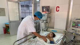 “Báo động đỏ” nội viện cứu sống bệnh nhân bị vết thương tim nguy kịch 