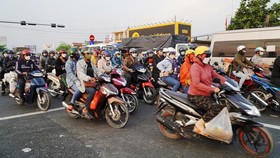 Cấp bách xử lý kẹt xe ở điểm cuối cao tốc Trung Lương – Mỹ Thuận 