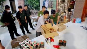 Phát hiện một hộ dân nghi sản xuất nhớt giả ở An Giang