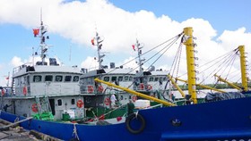 Bàn giao tàu cho Hải đội dân quân thường trực tỉnh Kiên Giang